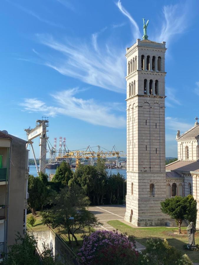 New Stylish & Modern Studio Apart - With Sea View Apartment Pula Exterior photo